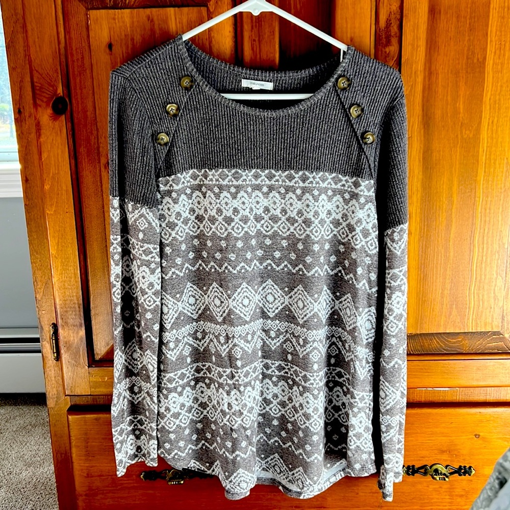 Maurices long sleeve top. Size M.